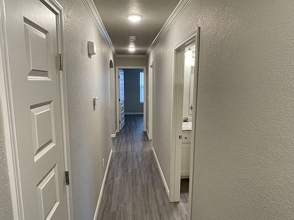 4th image of 9509 S Dallas St #329673ce6