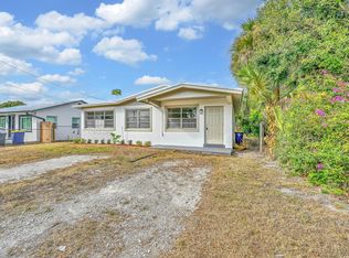 8487 SE Begonia Way, Hobe Sound, FL 33455