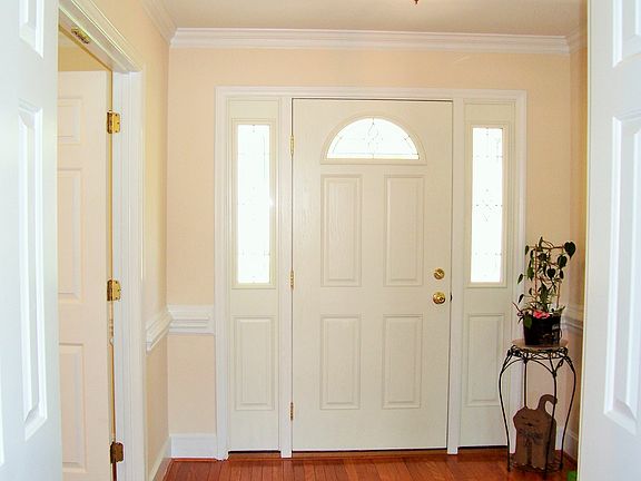 Beautiful Updated Foyer!