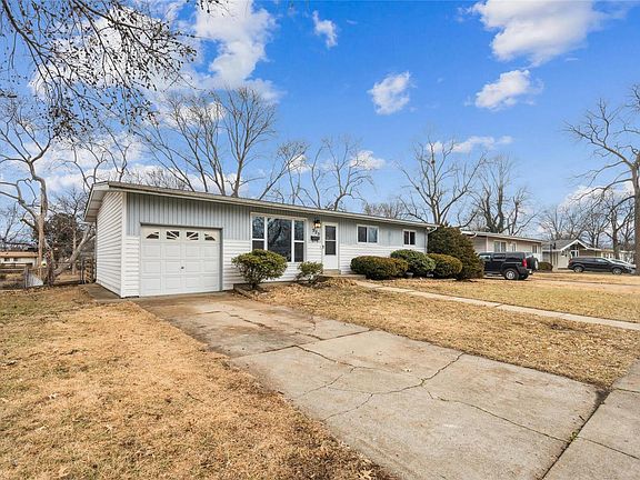 2nd image of 525 Bardot Dr