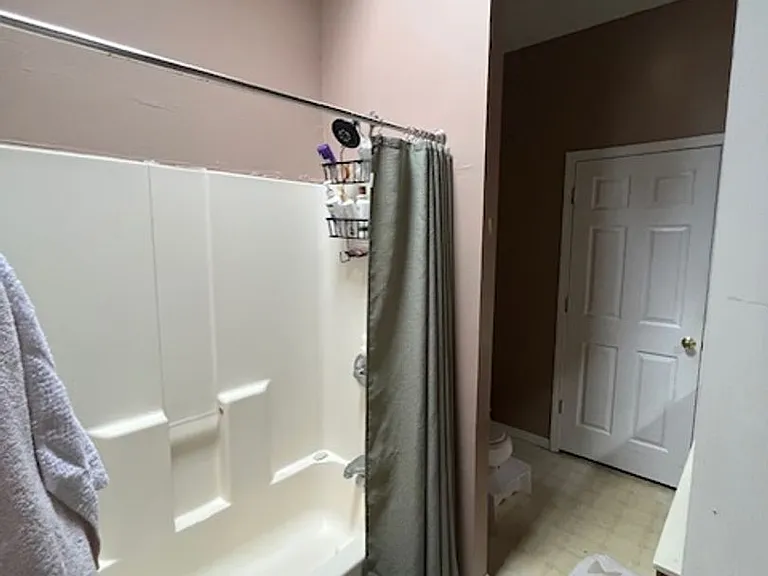 202 E Dodds St — Photo 19