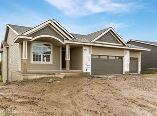 601 Ridgeline Dr, Adel, IA 50003