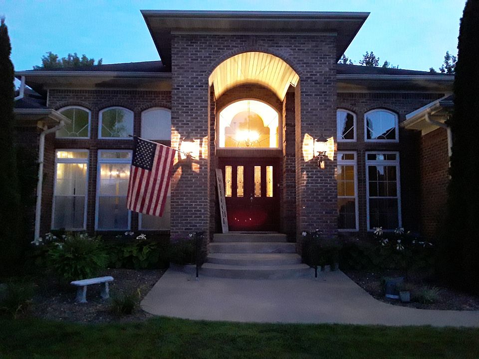 1st image of 801 Hilltop Ln