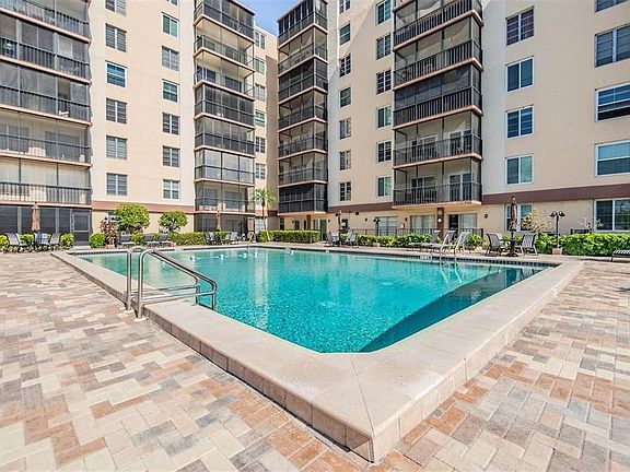 4th image of 2901 26th St W APT 606