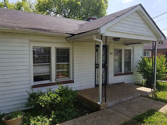 2nd image of 902 33rd Ave N