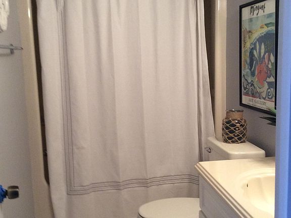 Flirts floor bathroom