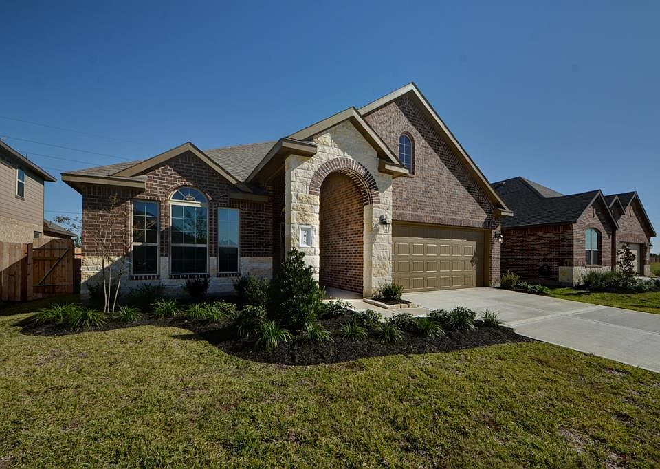 1st image of 3015 Forest Creek Dr