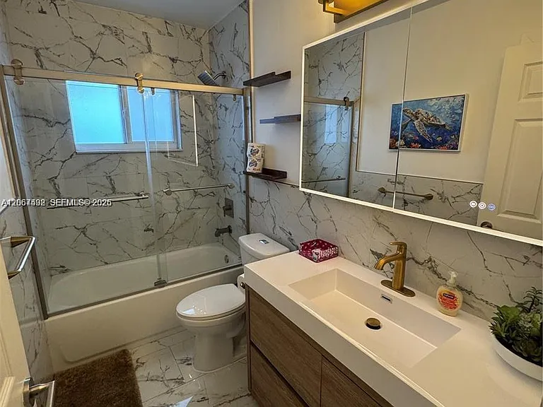 146 Ponce De Leon Blvd — Photo 8
