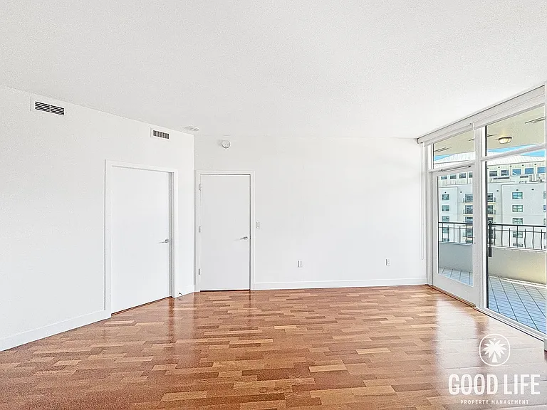 700 W Harbor Dr W #1306 — Photo 17