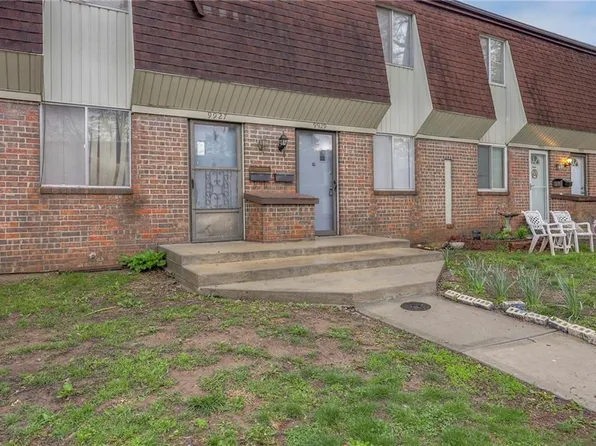 9929 W 52nd St, Merriam, KS 66203