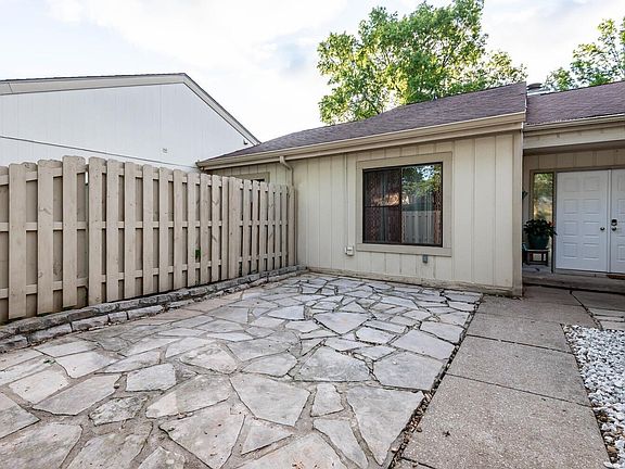 3rd image of 9123 S Greenridge Ln #8