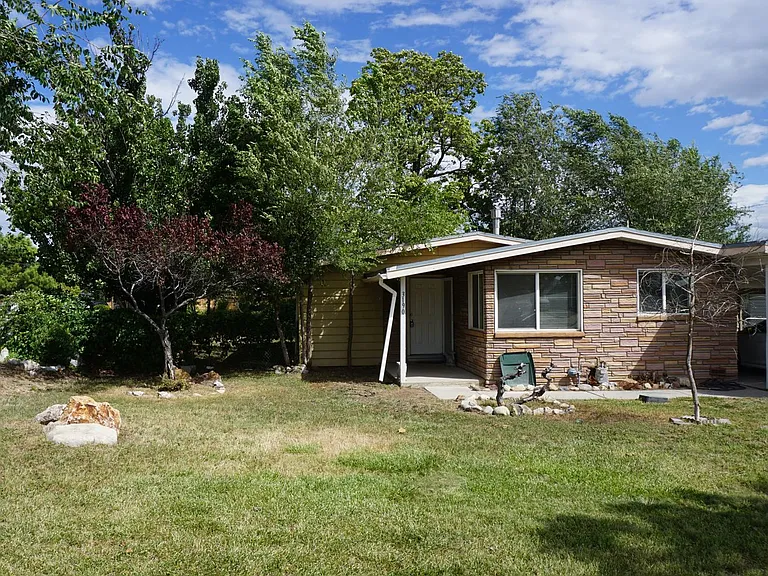 3190 W Mark Ave — Photo 1