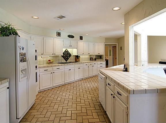 3rd image of 3401 Seltzer Dr