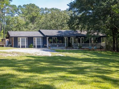 696 Phillips Dr, Freeport, FL, 32439