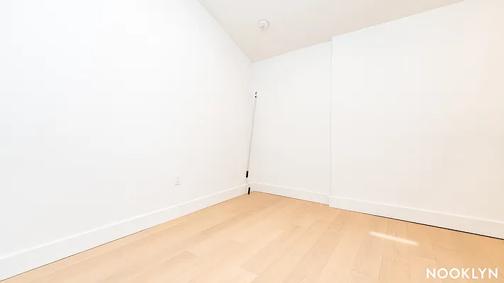 Rented by Nooklyn NYC LLC | media 34