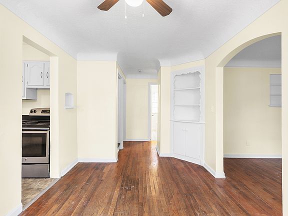 4th image of 4433 E 131st St