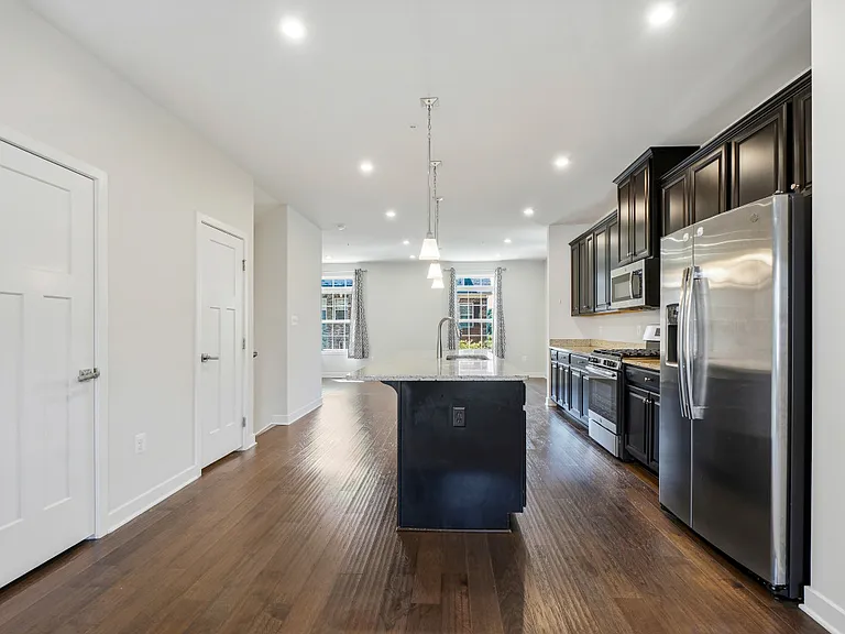 8015 Spring Arbor Dr — Photo 23