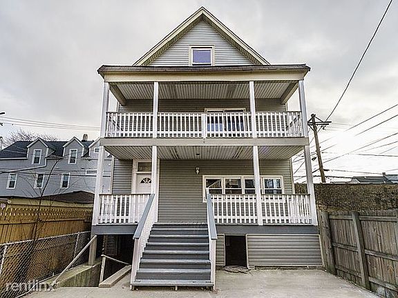 3743 Armitage CH1 Exterior