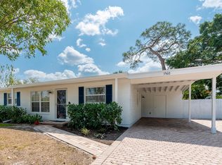 1960 Holiday Ln, Naples, FL 34104