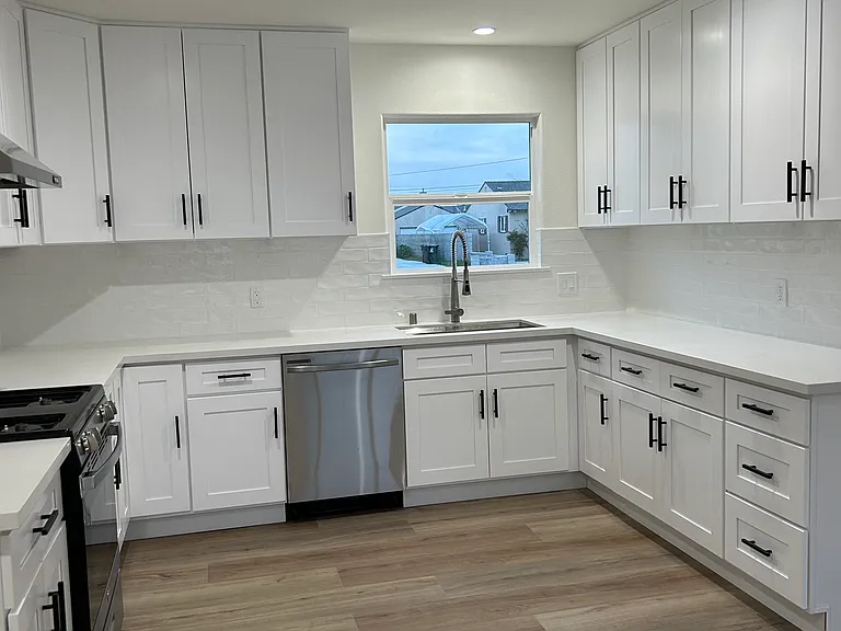 11552 Kathy Ln — Photo 2