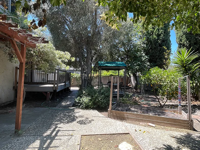 4935 Massachusetts Dr — Photo 40