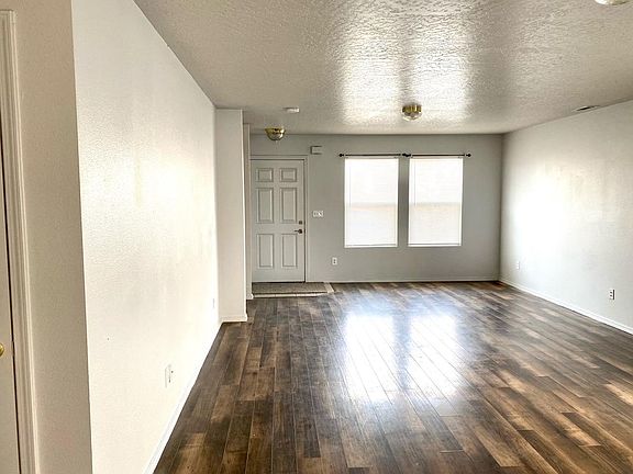 2nd image of 3008 Arcadian Dr