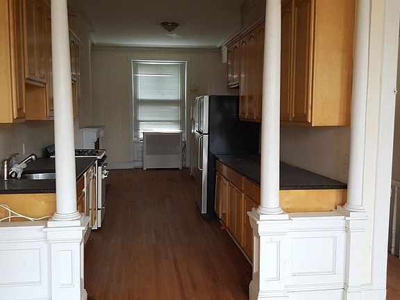 5th image of 89 Summit Ave