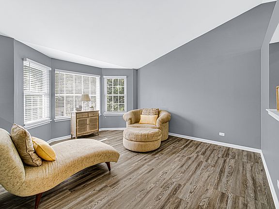 3rd image of 306 Hidden Creek Ln