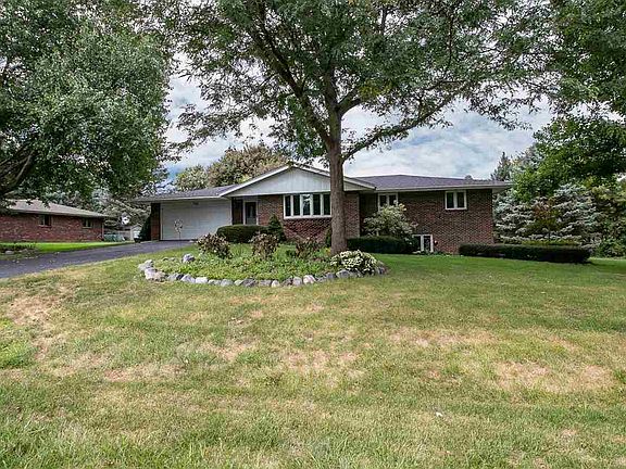 2nd image of 7122 Montmorency Dr