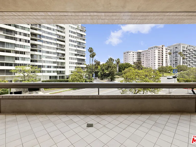 10430 Wilshire Blvd #202 — Photo 7