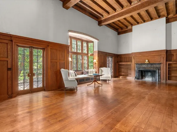 180 Ivy St, Brookline, MA 02446