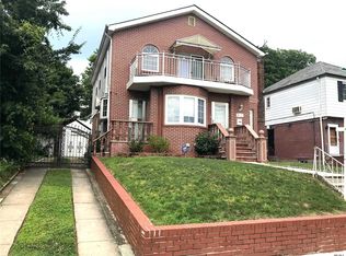 56-27 212th St, Oakland Gardens, NY 11364