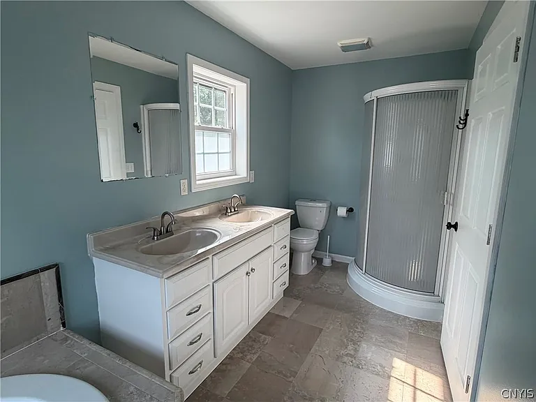 923 Emmett St — Photo 41