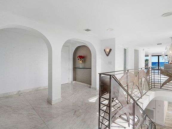 3rd image of 2155 S Ocean Boulevard #25