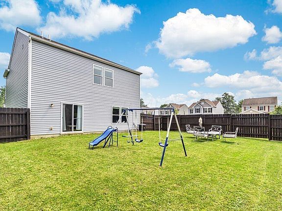 4th image of 4017 Catania Way