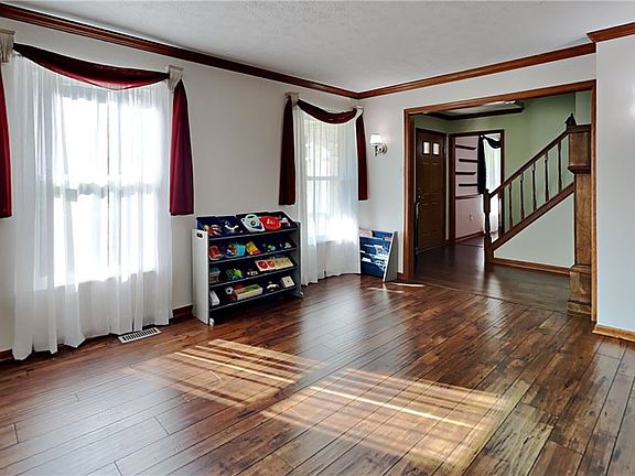 4th image of 25 Colony Oaks Dr