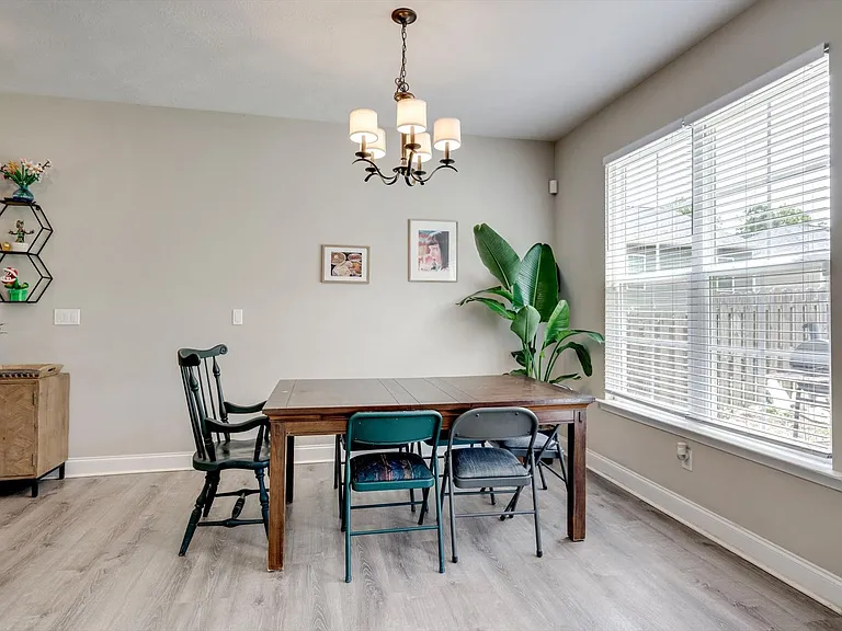 5504 Meghan Ln — Photo 8