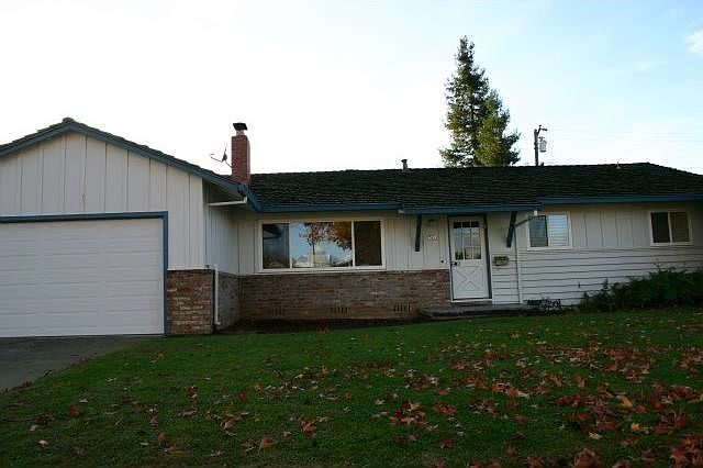 1st image of 3653 Gavota Ave