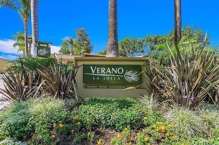 7405 Charmant Dr #2419