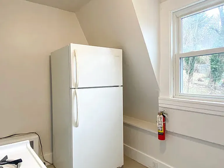 130 E Crafton Ave #3 — Photo 2