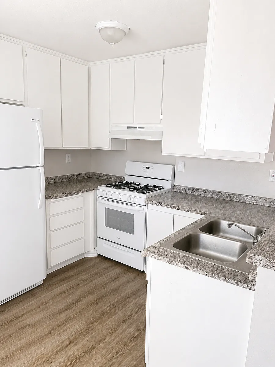 Building Photo - 16352 Pebble Beach Dr #209