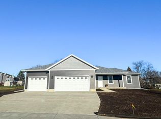 336 Village Ln, Ripon, WI 54971