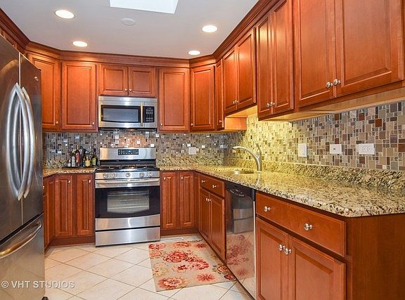 3rd image of 1840 Dogwood Dr