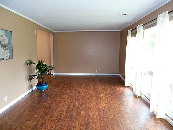 2nd image of 724 N Broadway #534
