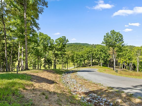 2nd image of 4 Ridge St