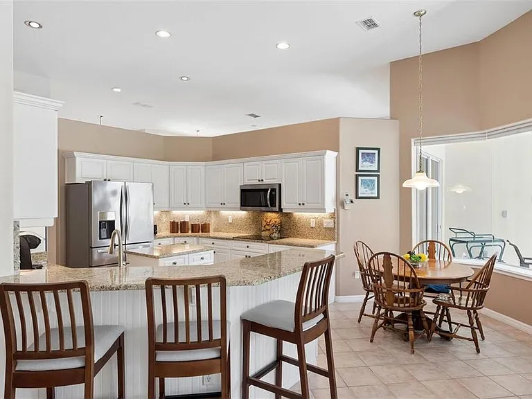 3865 Winding Lake Cir — Photo 13