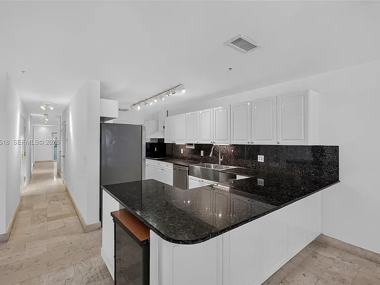 1413 Sunset Harbour Dr #209 — Photo 10