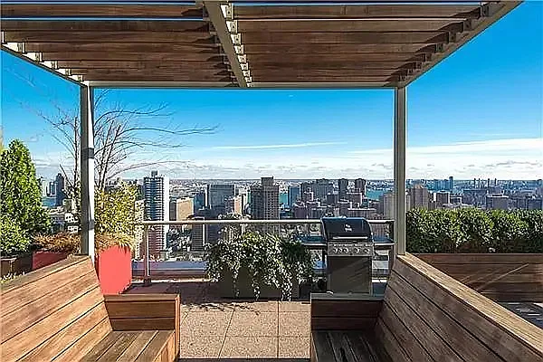 Rented by Douglas Elliman | media 29