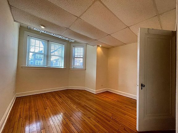 5th image of 324 S Maple Ave #328