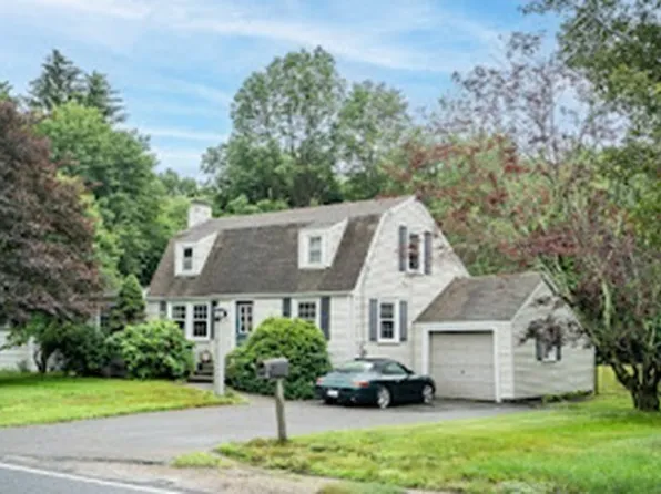 11 Oak St, Wayland, MA 01778